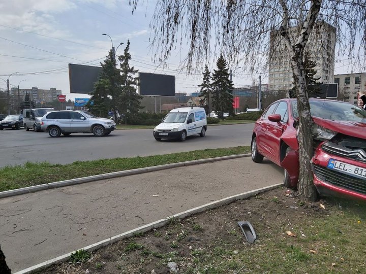 ДТП в столице: одна из машин - в гармошку, виновник аварии определен (ФОТО)