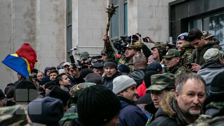 В центре столицы протестуют участники конфликта на Днестре