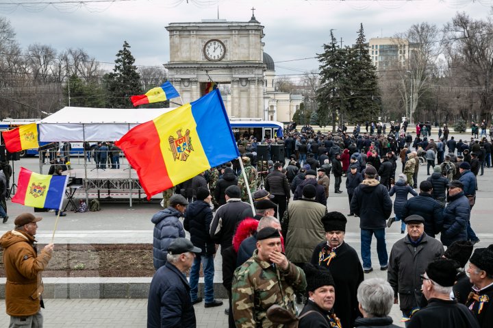 В центре столицы протестуют участники конфликта на Днестре