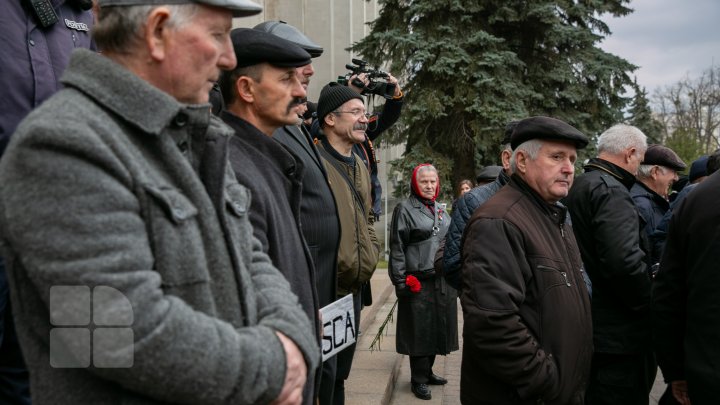 В центре столицы протестуют участники конфликта на Днестре