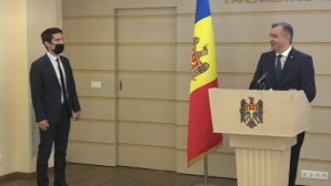 Кику -Попшою: Покажите, пожалуйста, щечки, чтобы я увидел, насколько они красные