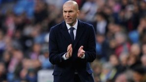 Тренер "Реала" Зинедин Зидан подает пример, как тренироваться в самоизоляции