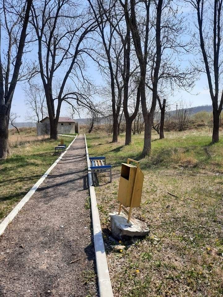 В Каушанах банда вандалов разгромила местный парк (ФОТО, ВИДЕО)