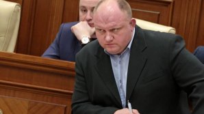 "Потому что": Василий Боля не смог объяснить, почему обратился именно в ВСМ с требованием отставки трех судей КС