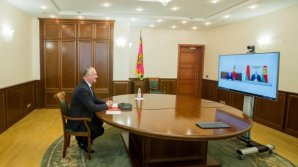 Игорь Додон и Александр Лукашенко провели видеоконференцию