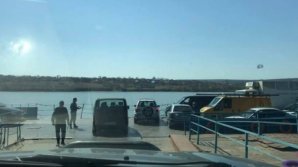 Паром, соединяющий села Моловата Ноуэ и Кочиеры с правым берегом Днестра, снова заработал