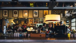 Верховный суд Испании увидел дискриминацию в требовании проверять сертификаты вакцинации в ресторанах