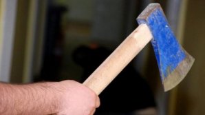 В Оргеевском районе мужчина ударил пасынка топором по голове