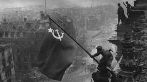 Facebook объяснил, почему удалял фотографию водружения Знамени Победы на Рейхстаге