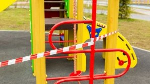 Прогулки в парках без масок и полные детворы игровые площадки: "Запреты лишены смысла"