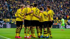 Град голов в Бундеслиге: "Боруссия" Дортмунд разгромила "Падерборн" 