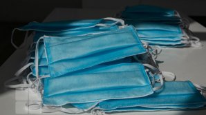 По 100 тысяч штук в день: винодел из Молдовы начал производство защитных масок