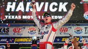 Кевин Харвик стал победителем десятого этапа NASCAR