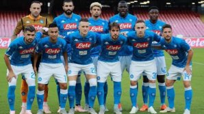 Лига чемпионов: "Наполи" разнёс "Аякс" в гостях, несмотря на небольшую неудачу в начале игры