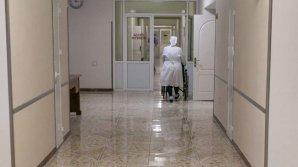 Врачи сообщили о состоянии тиктокера, сорвавшегося с семиметровой высоты в столичном торговом центре