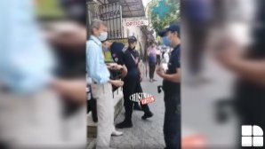 Полицейские придрались к пожилому мужчине, купившему бутылку вина (ВИДЕО)