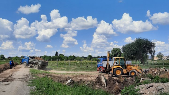 Затоплено одно из сел Унгенского района: вода накрыла дороги, размыла огороды (ФОТО)