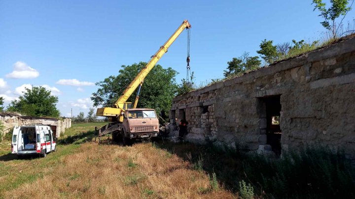 В Вулканештах во время демонтажных работ рухнула стена. Под завалами оказался 43-летний мужчина (ФОТО)