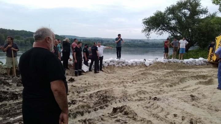 В Окницком районе уберегли от затопления почти 30 домохозяйств (ФОТО)