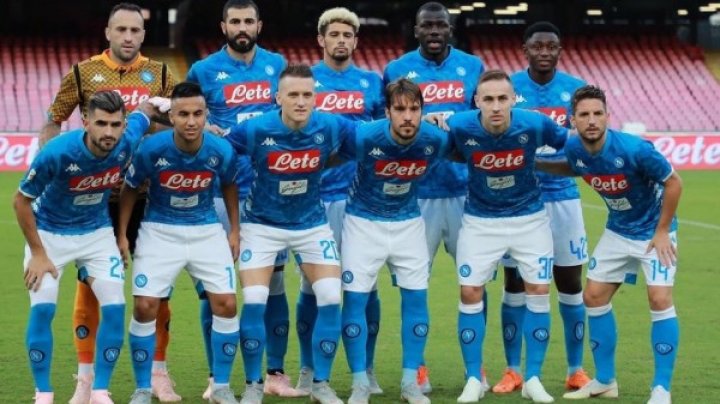 Лига чемпионов: "Наполи" разнёс "Аякс" в гостях, несмотря на небольшую неудачу в начале игры