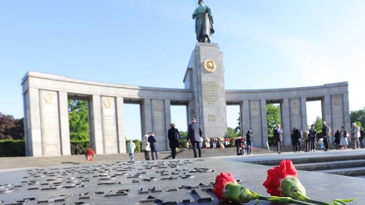 "Свеча Памяти": Тысячи огней зажглись по всему миру в память о погибших во Второй мировой войне (ВИДЕО)