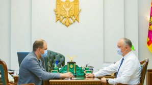 Президент Игорь Додон интересуется ходом ремонтных работ и проектов в столице