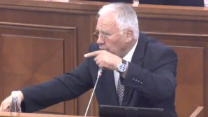 Перепалка в парламенте. Дьяков - Таубер: Марина, ты выпила жаропонижающее или средства от COVID?