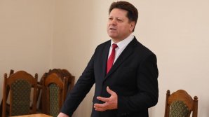 Депутаты шутками и вопросами встретили возвращение Штефана Гацкана в парламент 