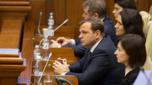 Нэстасе не согласен с проведением сегодняшнего заседания парламента, но призывает дептутов голосовать за волоутм недвоерия кабмину