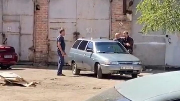 В Полтаве угонщик с гранатой взял в заложники полковника полиции