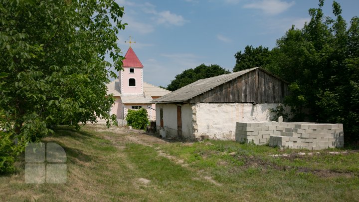 Постройки необычной формы в Унгенском районе: бывший стратегический пункт может привлечь туристов (FOTOREPORT)