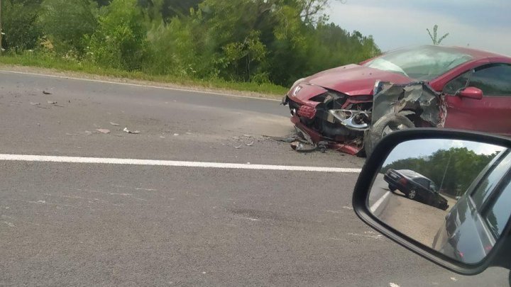 В Хынчештском районе двое детей пострадали в ДТП из-за водителя, выехавшего на встречку