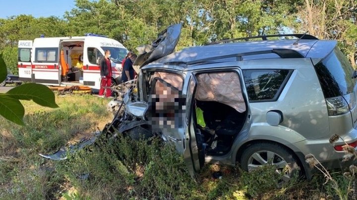 В ДТП под Одессой погибли шесть человек (ФОТО)