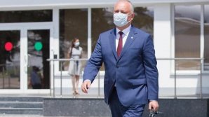 Президент Игорь Додон отправился с кратким рабочим визитом в Москву