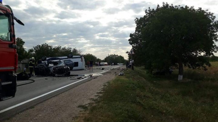 Подробности аварии в Штефан-Водском районе: 10 человек в больнице, двое из них в тяжелом состоянии (ФОТО)