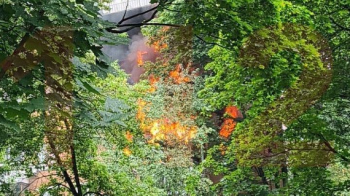 Взрыв и пожар в жилом доме на западе Москвы: есть пострадавшие