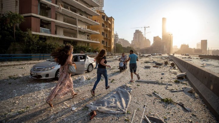 "Пострадала половина города": звук взрыва в Бейруте слышали на Кипре. Фотогалерея разрушений в столице Ливана