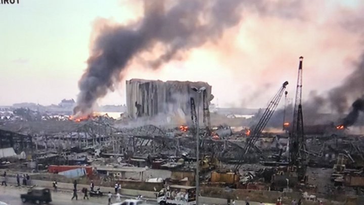 "Пострадала половина города": звук взрыва в Бейруте слышали на Кипре. Фотогалерея разрушений в столице Ливана