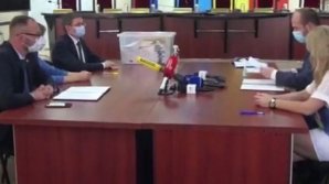 Майя Санду представила в ЦИК подписи в свою поддержку на выборах президента (ВИДЕО)