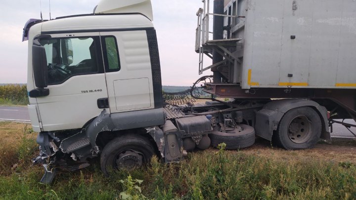 Трагедия из-за усталости: житель Чимишлии погиб, врезавшись в фуру на трассе (ФОТО)