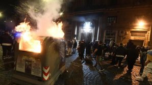 В Неаполе протесты против карантина переросли в столкновения с полицией (ФОТО, ВИДЕО)
