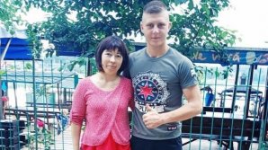 Мать убитой в столице девушки, выехавшая в Италию на заработки, вернулась в Молдову на похороны дочери