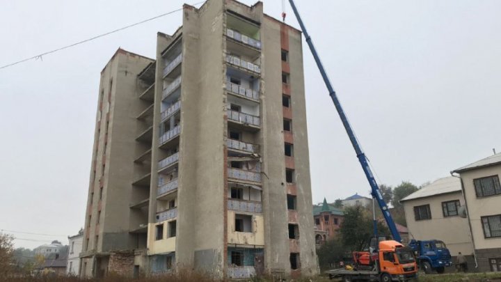 В Атаках приступили к сносу авариного жилого дома (ФОТО, ВИДЕО)