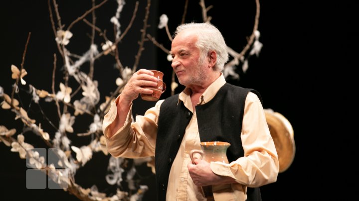 Национальный театр им. Михая Эминеску вновь распахнул двери: как будут проходить спектакли в условиях пандемии (ФОТОРЕПОРТАЖ)