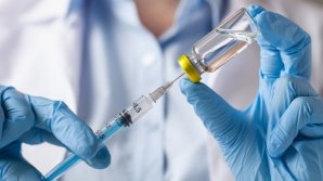 Европейское агентство по лекарствам рассмотрит вопрос о выдаче разрешения на использование вакцины от коронавируса