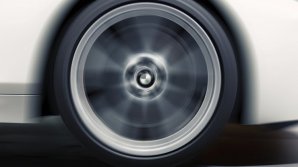 Футболисты мадридского "Реала" получили в подарок новенькие машины