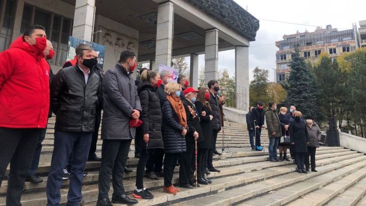 В Кишинёве организовали марш в поддержку Игоря Додона (ФОТО)