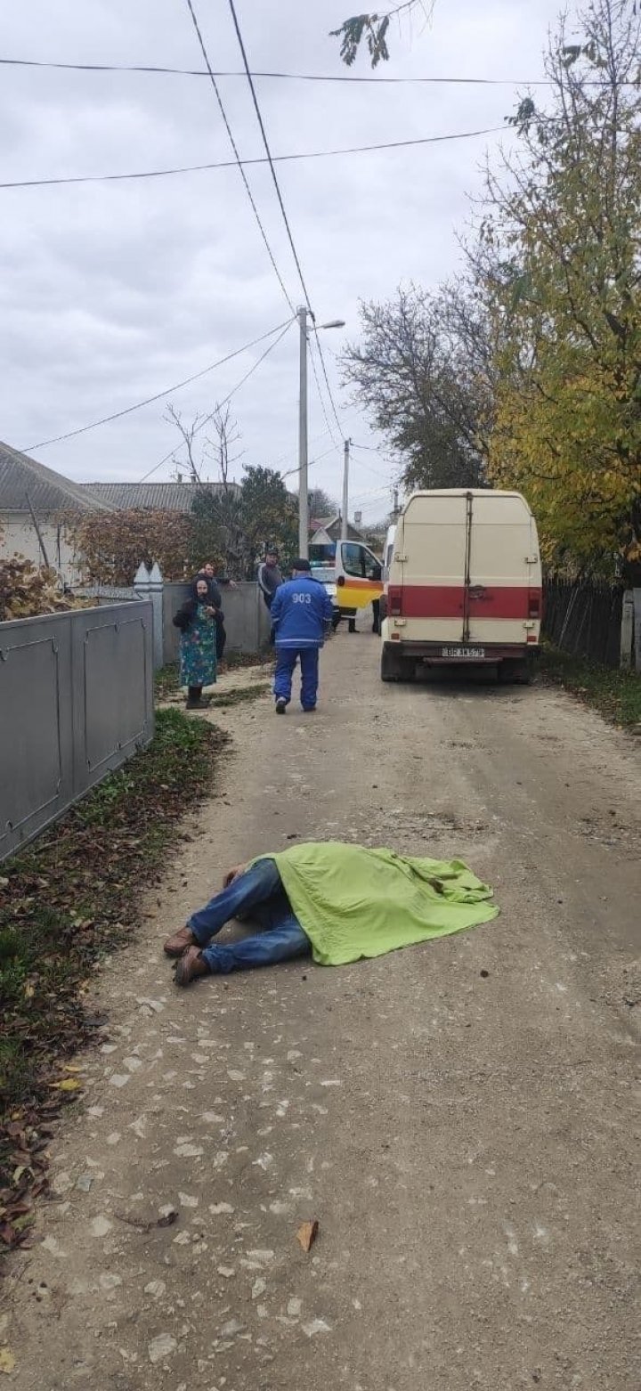 В Бричанском районе микроавтобус сбил и переехал мужчину (ФОТО) 