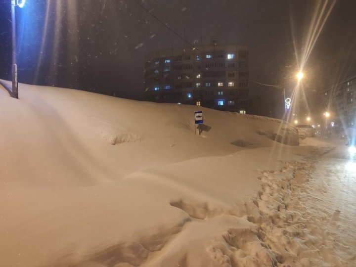 Город поглотили сугробы: в Норильске выпало две месячные нормы осадков (ФОТО, ВИДЕО)