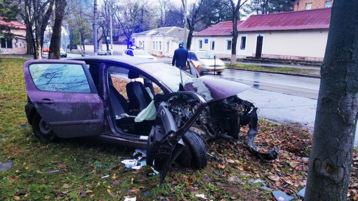 ДТП в столице: девушка попала в больницу из-за пьяного 18-летнего водителя (ФОТО)